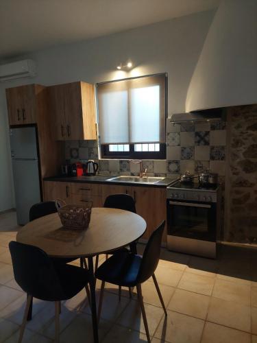 Kitchen, Elaion Apartments in Kandanos