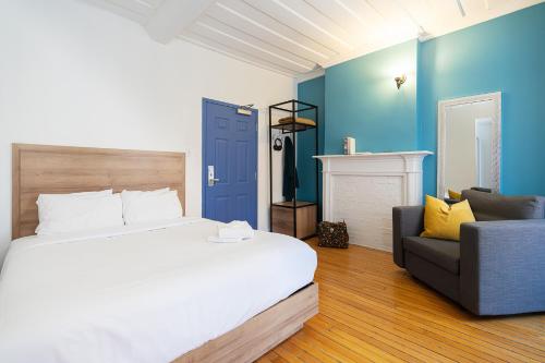 Double Room image 4