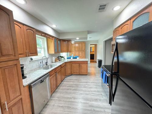 4bd Airport Haven: 8mins Away - BBQ - Games in Irving, USA