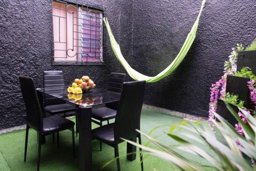 Pleasant House 20 People In Laureles, Medellín (Foto 4)