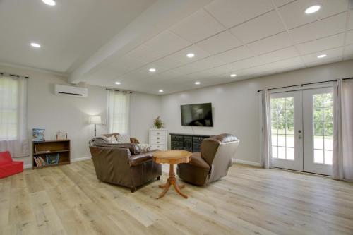 Spacious Rural Getaway in Lexington w/ Deck! in Killen (AL)
