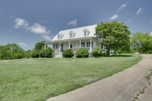 Spacious Rural Getaway in Lexington w/ Deck! in Killen (AL)