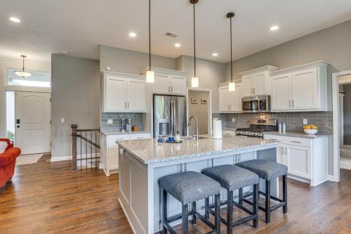 Platte City Retreat with Patio, Near Kansas City! in Platte City, USA