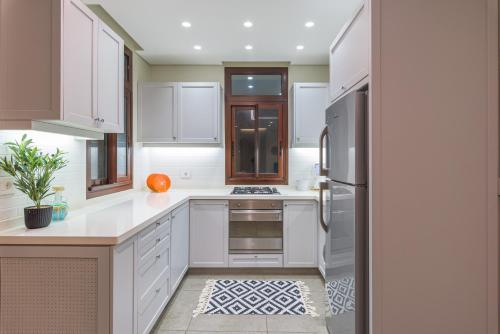 Bubble Beach 2-BR in Batroun Souks - Parking in Batroun