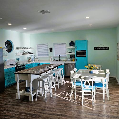 Summers Little Bay Getaway in Rockport, USA