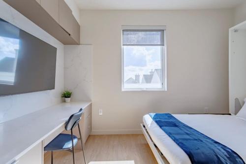 Stylish Coliving Suite w Walk in Closet near UCLA in Los Angeles, USA