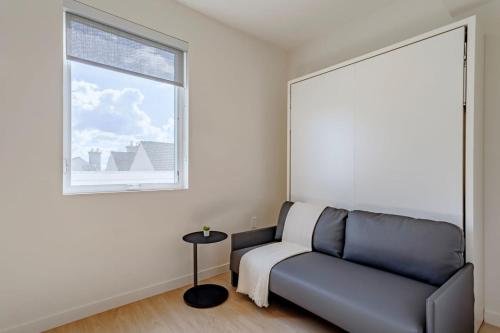 Stylish Coliving Suite w Walk in Closet near UCLA in Los Angeles, USA