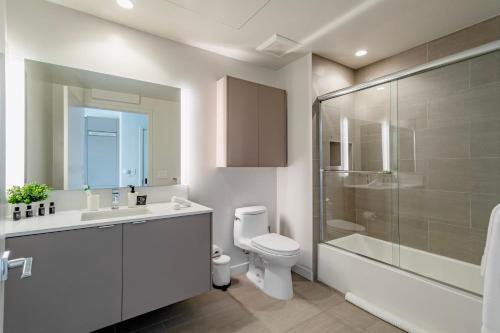 Cozy Coliving Suite w Full Bedroom Near UCLA in Los Angeles, USA