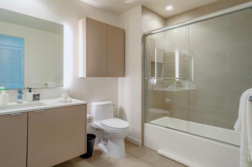 NEW & COZY UCLA Studio w Full Bed & Kitchen in Los Angeles, USA
