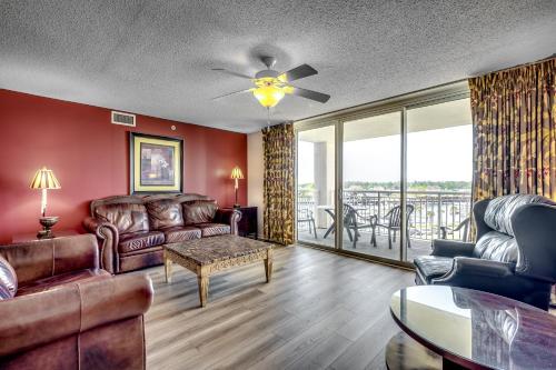 Luxury 4 bedroom Condo - Yacht Club image