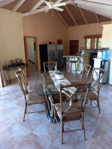 Robyns nest in Grand Anse