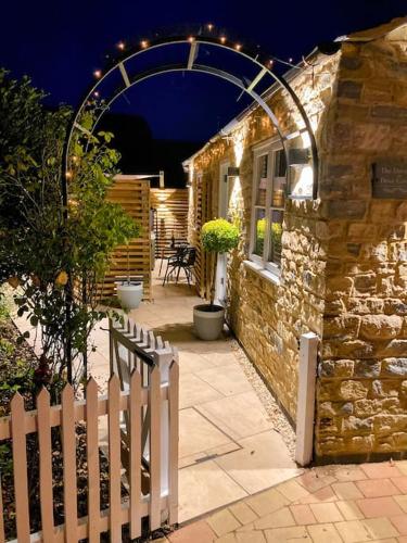 Viesnīcas āriene, Tranquil retreat with hot tub in Stoke Bruerne