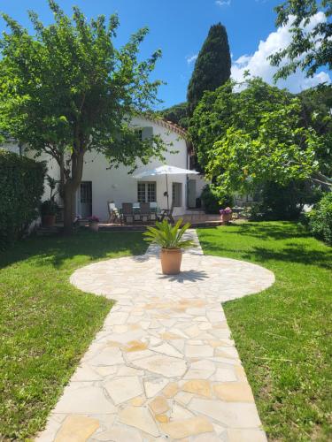 Maison Fruitier with pool at 15m from the Beach