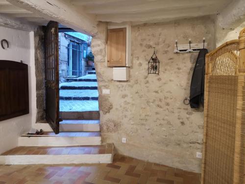 Studio Tourrettes-sur-loup, le charme de l'ancien - Location saisonnière - Tourrettes-sur-Loup