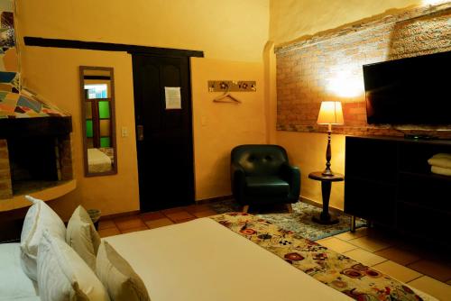 Superior Queen Room image 5