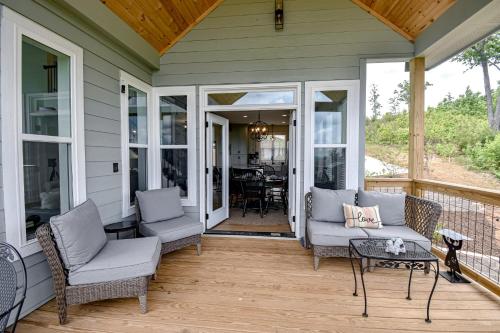 Mountain Ridge Retreat in Clarkesville, USA