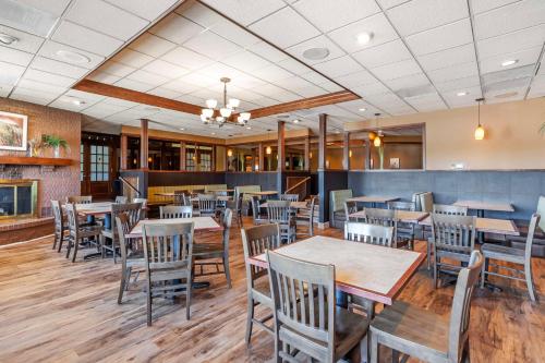 Best Western Plus Steeplegate Inn in Davenport, USA
