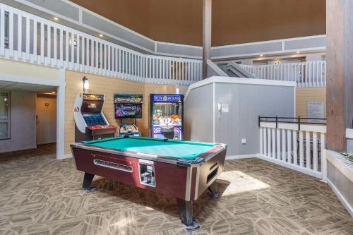 Best Western Plus Steeplegate Inn in Davenport, USA