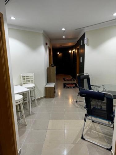 For Female only amazing Master room with attached bathroom, Dubai (Foto 5)