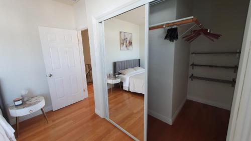 3 Bedroom Hollywood Gem in Los Angeles, USA