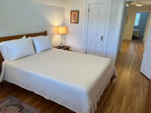 Spacious home in downtown White Sulphur Springs in White Sulphur Springs, USA