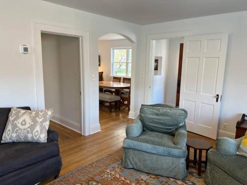 Spacious home in downtown White Sulphur Springs in White Sulphur Springs, USA