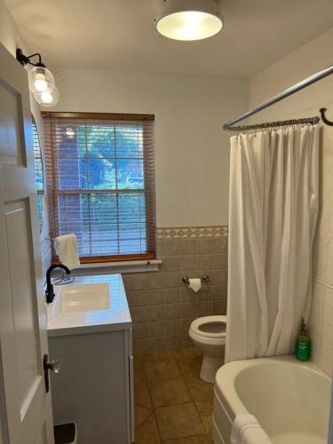 Spacious home in downtown White Sulphur Springs in White Sulphur Springs, USA