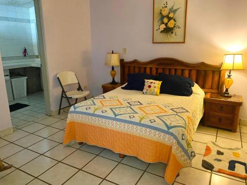 Casa Gaviotas Art cozy 2 bed house with art studio close to downtown