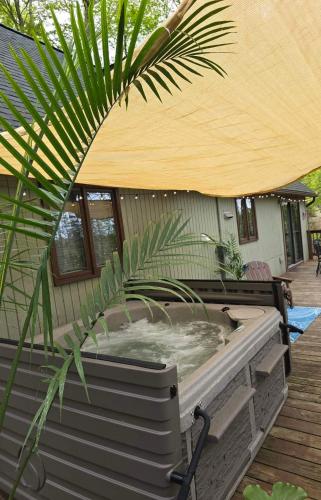 Pocono Mountain View Lake House in Lake Harmony in Lake Harmony, USA