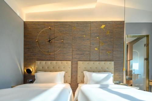 2 twin beds