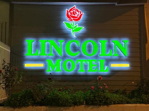 Lincoln Motel in Pasadena