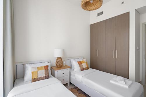 Vayk - Boho Modern 3 BHK apartment in Dubai Downtown - image 13