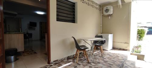 Instalaciones, Studio Orchidée - Vue sur jardin et terrasse privée (Studio Orchidee - Vue sur jardin et terrasse privee) in Remire-Montjoly