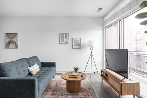 CozySuites I Trendy 1BR Bottleworks Indy #3