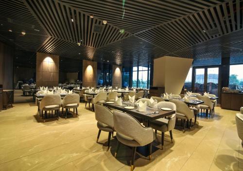 餐廳, Essentia Premier Hotel Pune in 浦那