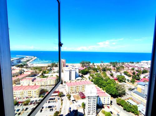 D'luna Homestay Terengganu SEA VIEW / DRAWBRIGE VIEW / NEAR HSNZ, KTCC, DRAWBRIGE in Kuala Terengganu
