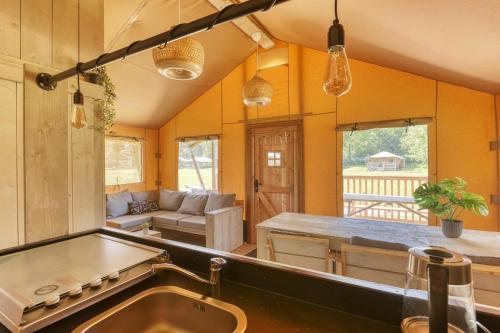 Glamping lodge with Eco-Wellness