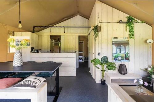 Glamping lodge with Eco-Wellness