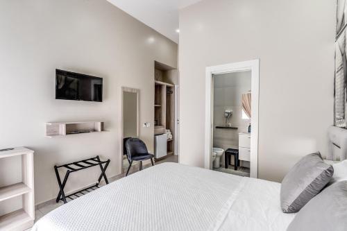 AV Rooms Napoli Room Type - Large Double Room