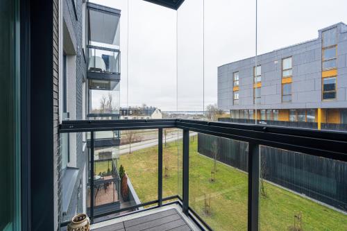 Studio Apartment with Balcony image 2