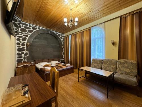 Kirch Hotel & Restaurant - image 5