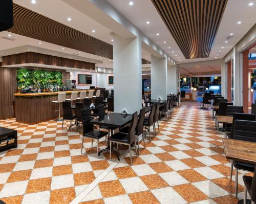 Ресторант, Angelina Hotel & Apartments in Корфу