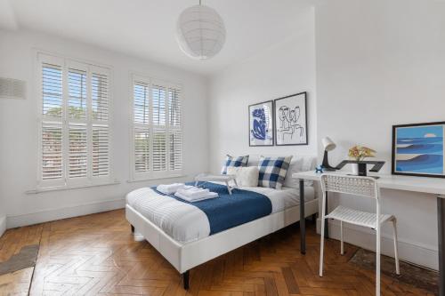 Tower Bridge Hideaway - Whitechapel - image 8