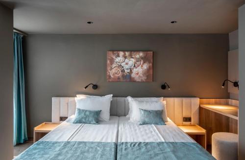 Superior Double Room with Balcony and Sea View - All Inclusive image 6