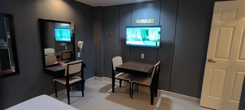 Facilities, Hotel Sogo Davao near Mindanao Medical Clinics and Diagnostic Services