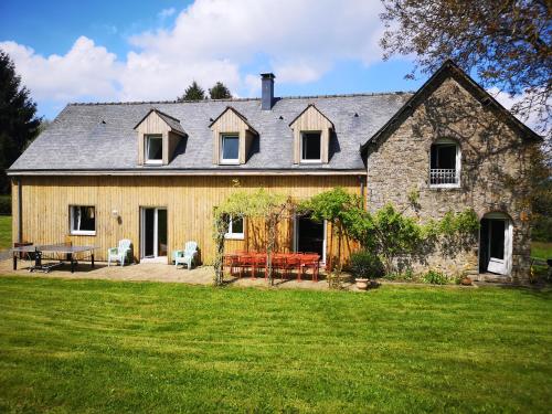 Maison familiale, 15 pers, 7 chambres, piscine, déco soignée