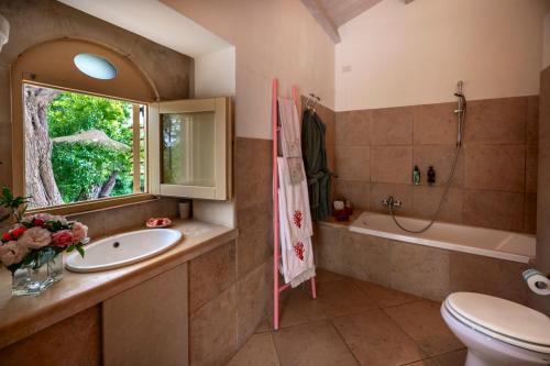 Standard Double Room image 9