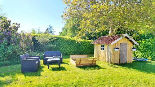 Quiet and cozy apartment close to nature in villa. in Tilst