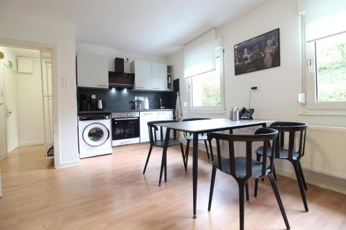 8 Freunde sollt Ihr sein! 8 Freunde sollt Ihr sein!