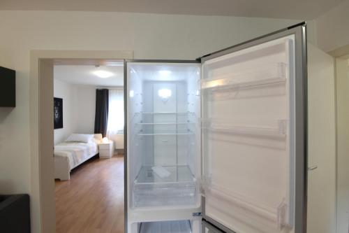 8 Freunde sollt Ihr sein! 8 Freunde sollt Ihr sein!